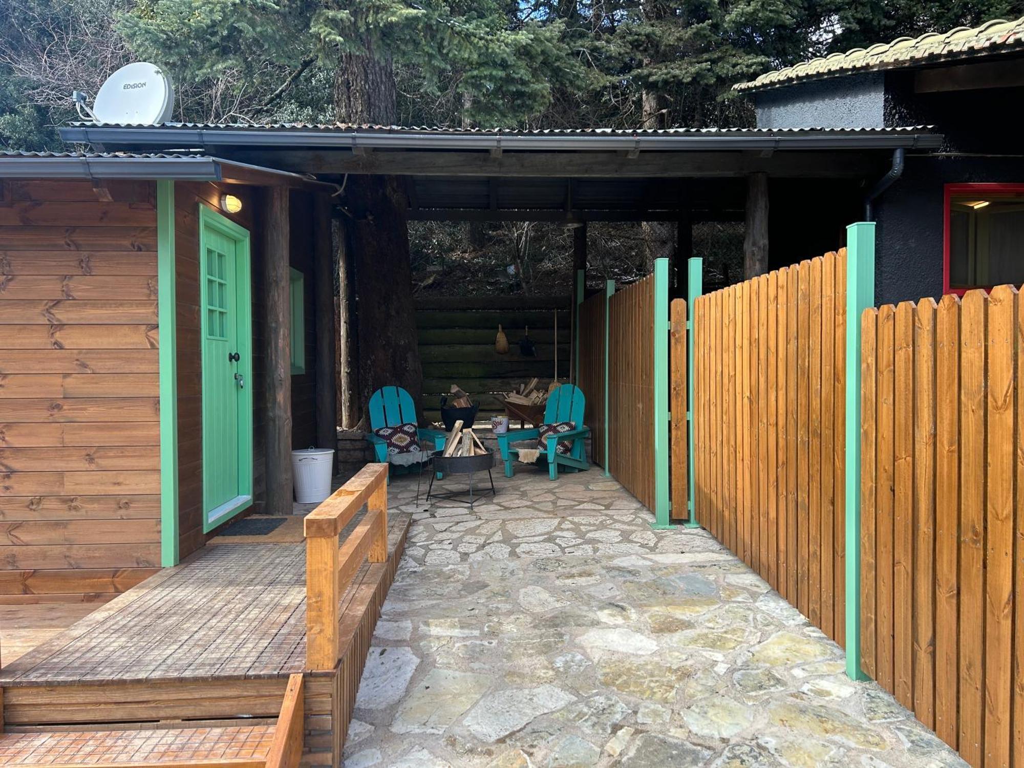 パヴリアニ Vasilikia Mountain Farm & Retreatゲストハウス エクステリア 写真